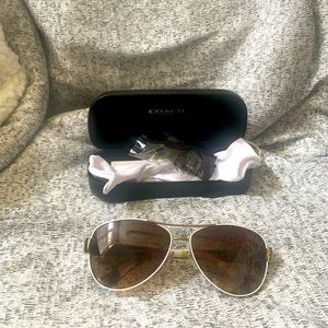 COACH “Kristina” Sunshade/Sunglasses